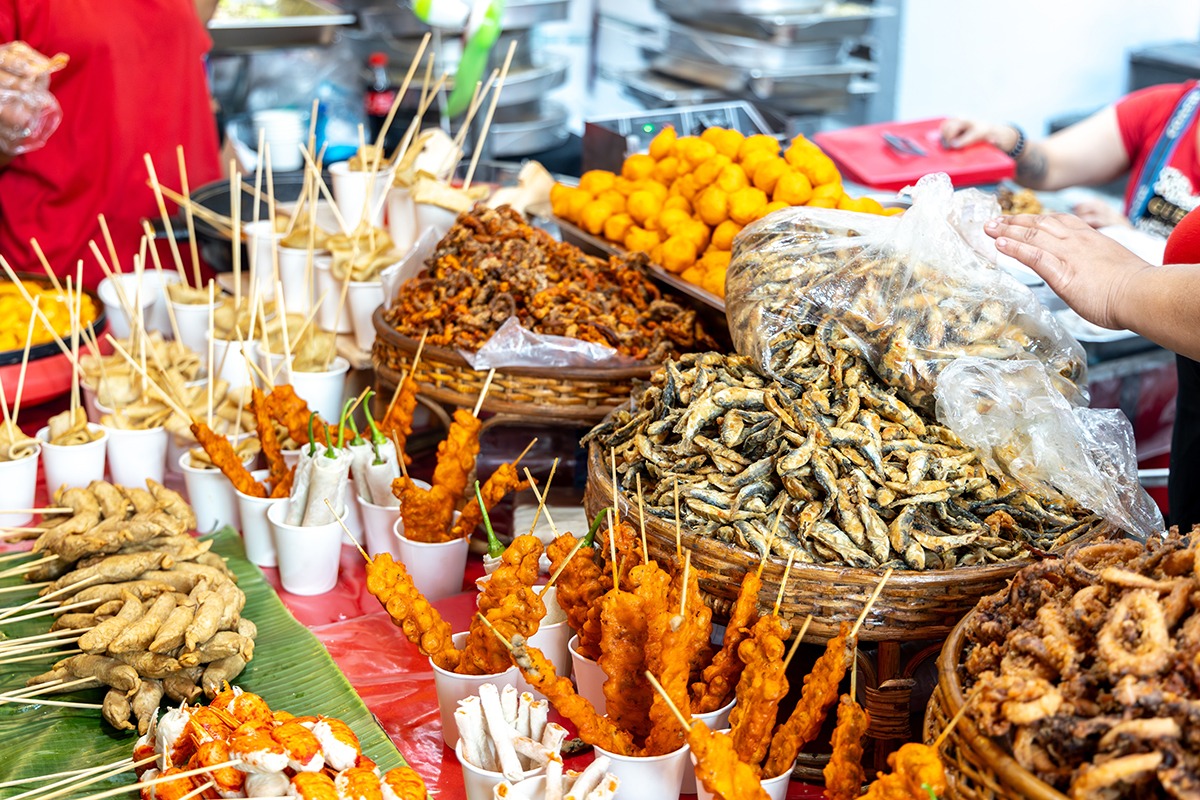 How to Find Authentic Local Food Experiences When You Travel